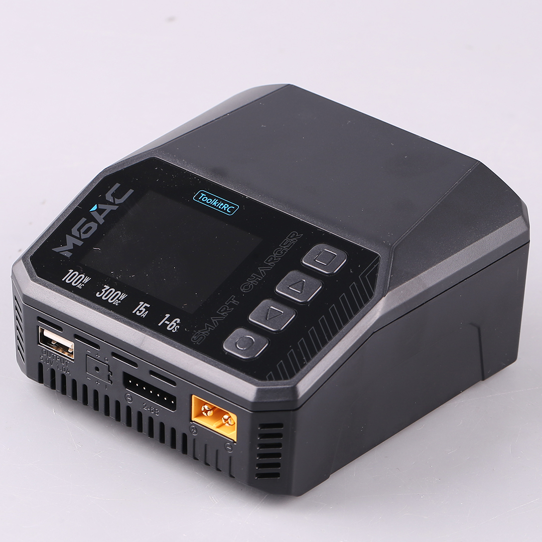 ToolkitRC M6AC 15A 300W Multif - Drone Battery 6S recensie en prijs